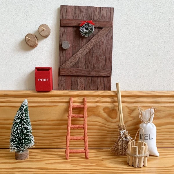 Wichteltür-Set Holz Braun 9-teilig Mit Viel Zubehör – Bild 3