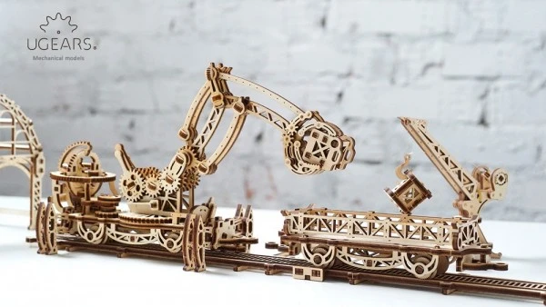 Ugears Modellbausatz Schienen-Drehkran – Bild 5