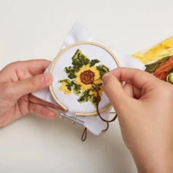 Kikkerland Mini Cross Stitch Kit – Sunflower