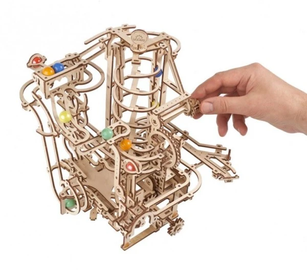 Ugears Modellbausatz Murmelbahn Mit Spiralaufzug – Bild 2